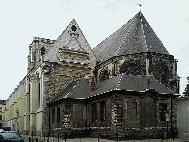 Vue arrière de l'église Sainte-Catherine à Lille (Nord)